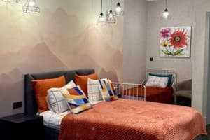 Мини-отель Chayka Home Hotel. Улучшенный трехместный студио 1