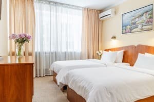 Печерский 5